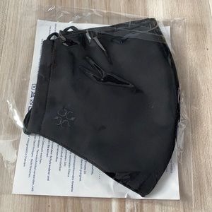 ❤️ Tory Burch Solid Black Logo Face Mask
